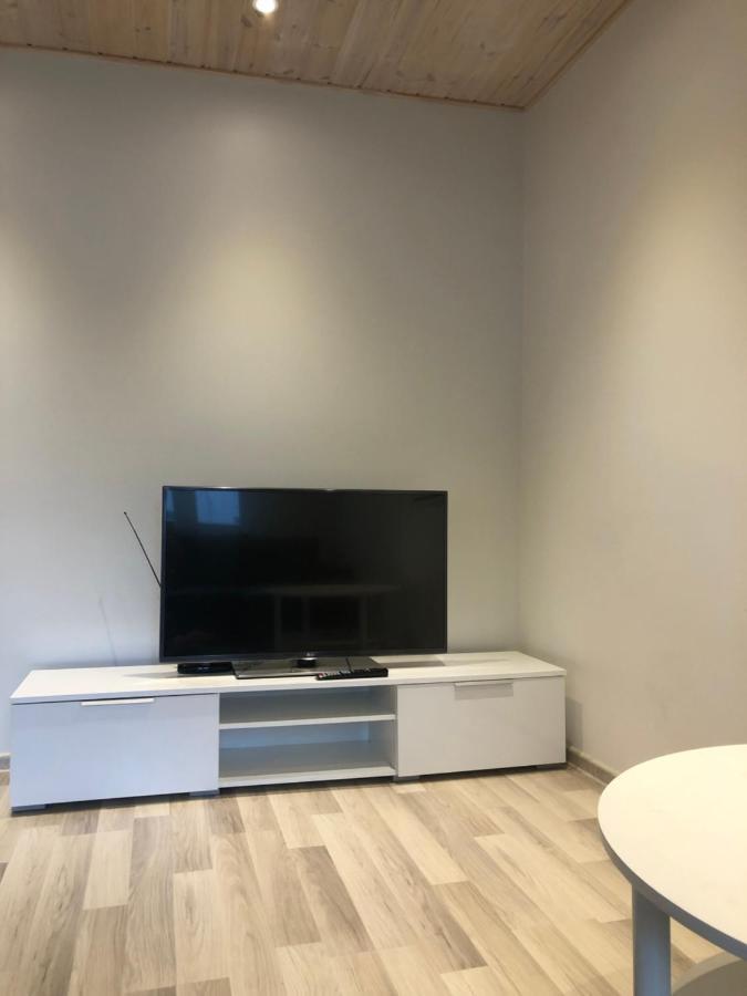 Modern Cozy 2 Bedroom Apartment Near City Center Parnu Bagian luar foto